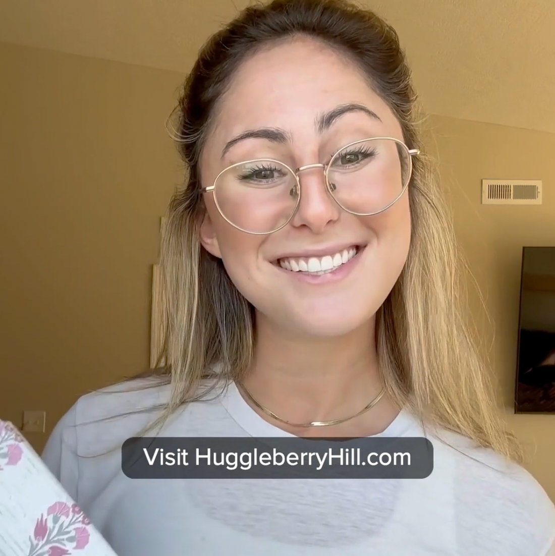 Huggleberry Hill Wallpaper Video Promo